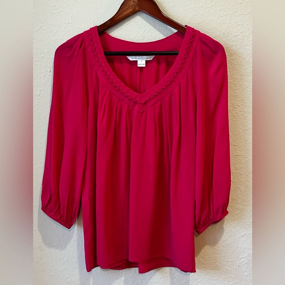 DVF Diane Von Furstenberg Large Magenta Flowy Top Oversized